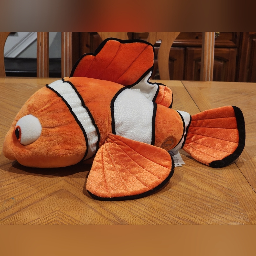 Authentic Disney Store Finding Nemo Clown Fish Stamped Original Plush 18"